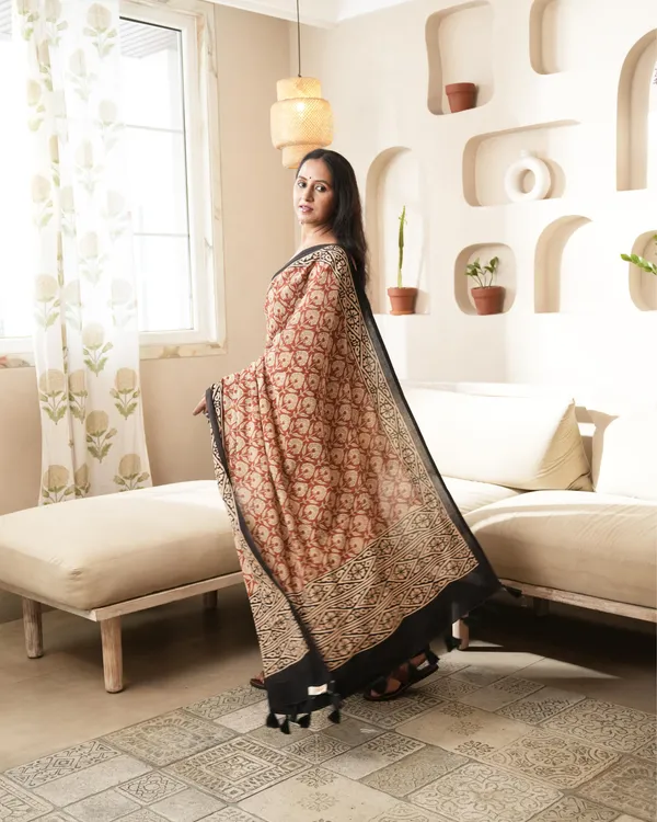 Black_Cotton_Dual_Print_Mul_Saree_For_Women